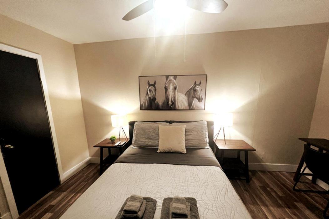 Designed Private Suites In Miami Bilik gambar